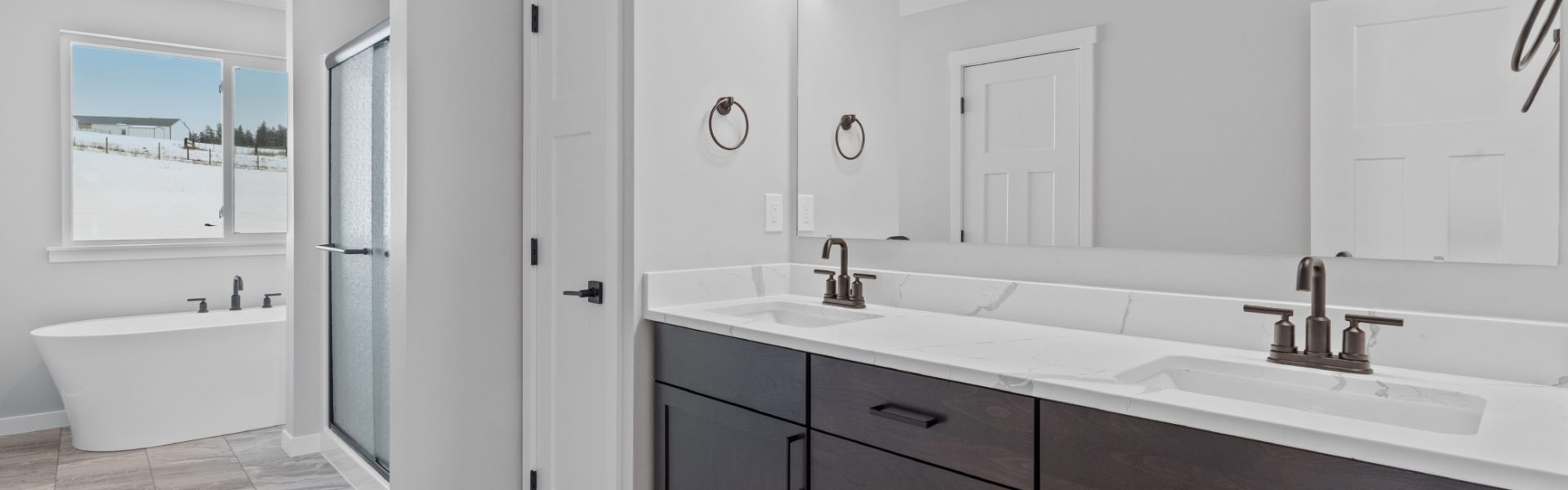 Primary Bath in Custom Summit floor plan by Lexar Homes Spokane
